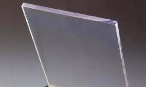 哈爾濱玻璃加工廠告訴你什么是有機玻璃？它的具體用途是什么？